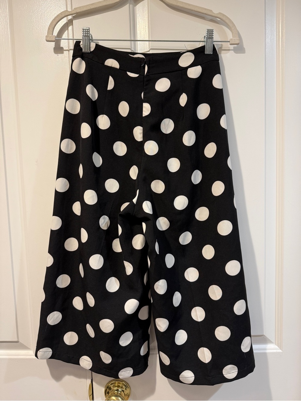 Polka Dot Wide-Leg Capris in Black & White - Picture 4 of 4
